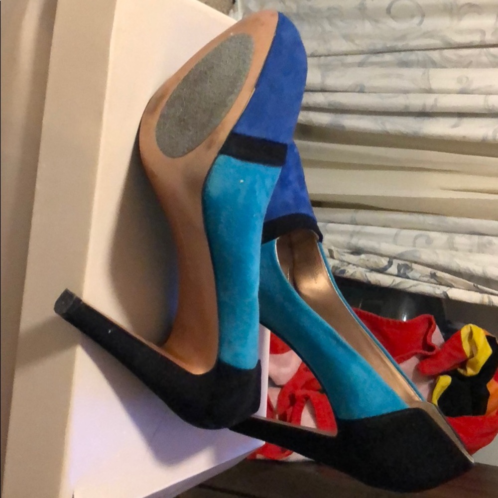 Shoes - Picture 3 of 3
